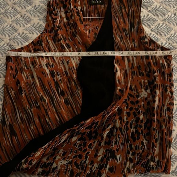 Fab’rik striped wrap style top rust orange and black layering piece 60% silk - Picture 5 of 6